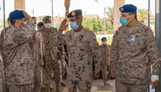 الفريق الرميثي يزور مركز قوات التحالف العربي بالسعودية