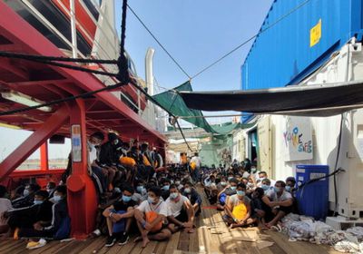  إيطاليا تطالب باجتماع استثنائي بسبب تزايد المهاجرين