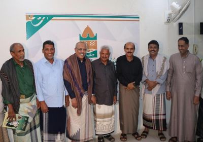 الكثيري يطلع على أنشطة التوثيق بمركز حضرموت