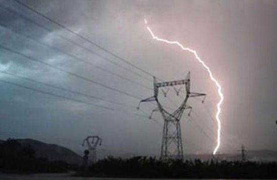 استمرار العواصف الرعدية والأمطار في الجنوب