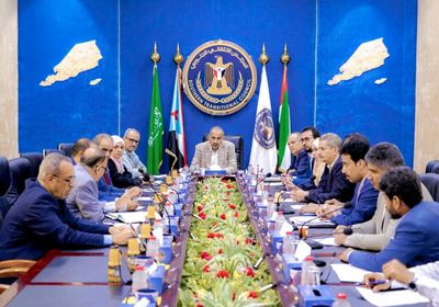 "رئاسة الانتقالي" تشيد بجهود الزُبيدي لإنقاذ العملة المحلية