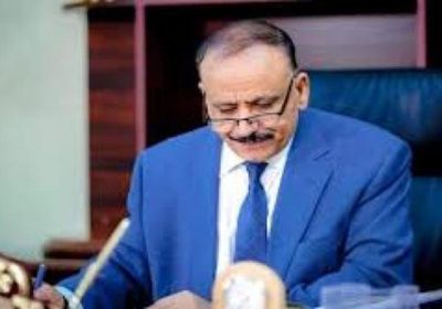 وزير النقل يُجري حركة تعيينات بمطار سقطرى