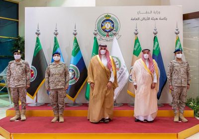 خالد بن سلمان يزور قيادة القوات المشتركة