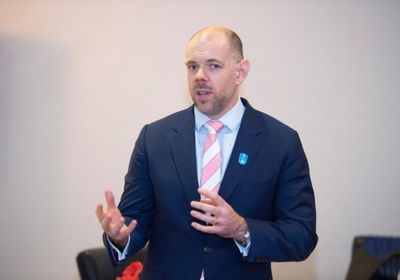 بمعاونة المبعوث الأممي الجديد.. سفير بريطانيا يتطلع لتحقيق السلام