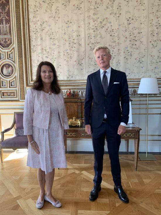 السويد تهنئ جروندبيرج.. وتأمل بوقف دائم للنار