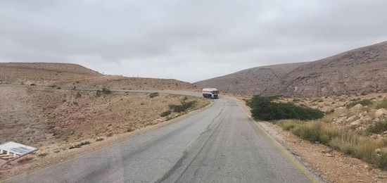 سباق يودي بحياة شاب على طريق بالمكلا