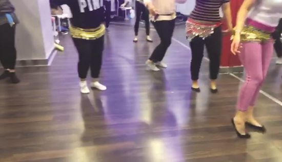 دورة لتعليم الرقص الشرقي تثير جدلاً في الكويت