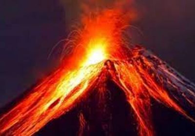 ثوران بركان جبل ميرابي بإندونيسيا