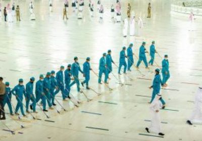 السعودية: 470 معدة و4 آلاف عامل لتعطير المسجد الحرام