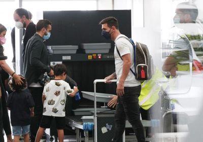 ميسي يغادر برشلونة.. وزوجته "مغامرة جديدة للخماسي"