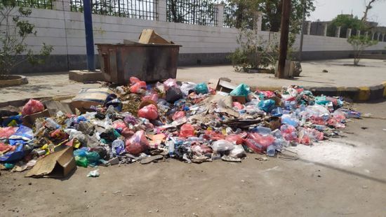 شكاوى بلا مجيب.. النفايات تحاصر الحوطة