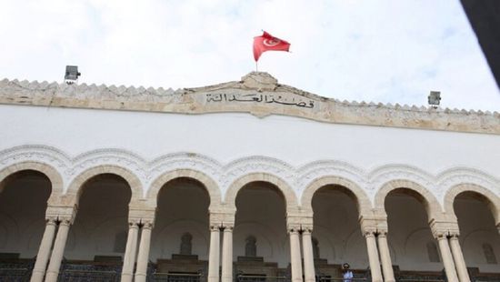  تونس.. إيقاف قاضية ضبط بحوزتها 1.5 مليون دينار
