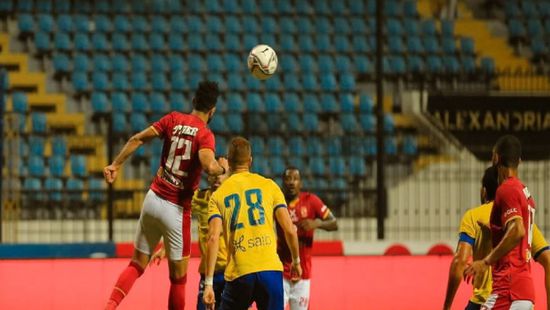 الإسماعيلي يعطل قطار الأهلي ويمنح الزمالك صدارة الدوري