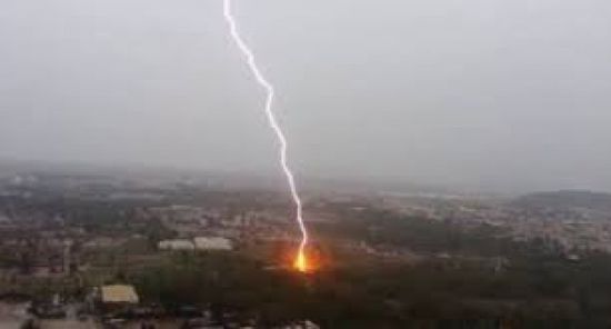 صاعقة رعدية تقتل وتصيب 35 امرأة في ذمار