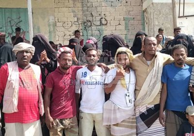 عمال النظافة في أبين يطالبون بصرف المنحة الغذائية