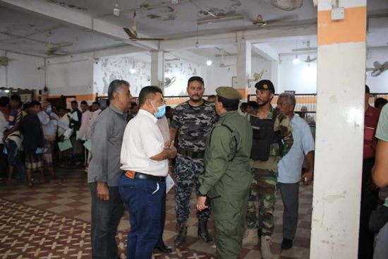 تفتيش مفاجئ على مصلحة الجوازات في عدن