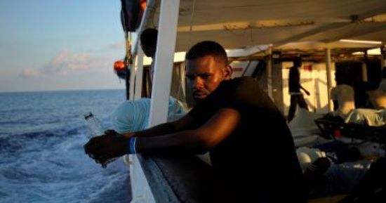 ليبيا تنقذ 823 مهاجرًا غير شرعي