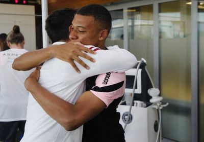 ميسي ينضم لتدريبات باريس ومبابي يرحب بـ"الأسطورة"