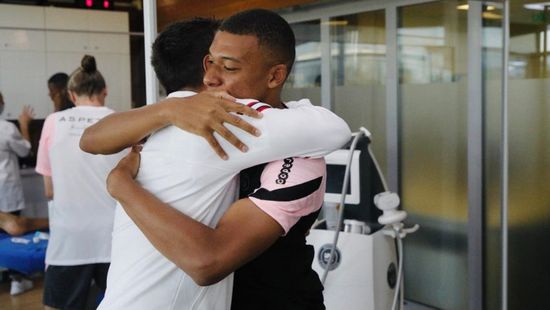 ميسي ينضم لتدريبات باريس ومبابي يرحب بـ"الأسطورة"