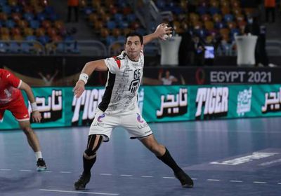 أحمد الأحمر يجدد للزمالك "على بياض"