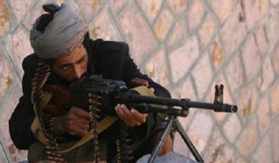 أرداه قتيلًا.. حوثي يقنص مزارعًا في تعز