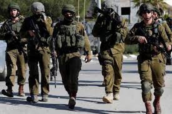 الاحتلال يعتقل 4 فلسطينيين جنوب نابلس