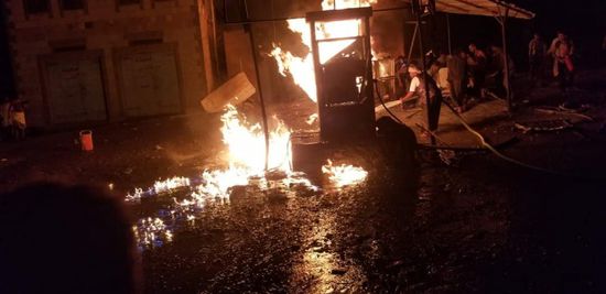 امتد لساعات.. حريق في محطة وقود مخالفة بتعز