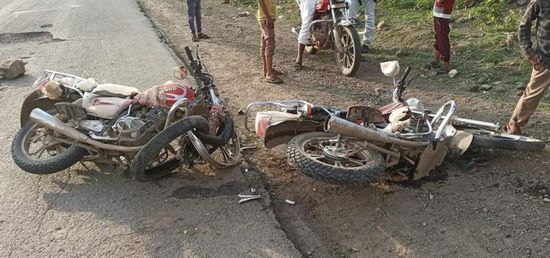 إسعاف 5 مصابين في تصادم دراجتين بتعز