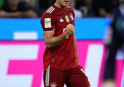 ليفاندوفسكي يتعادل للبايرن بـ"هدف تاريخي"