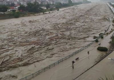وتوقعات بالأسوأ.. فيضانات تجتاح تركيا