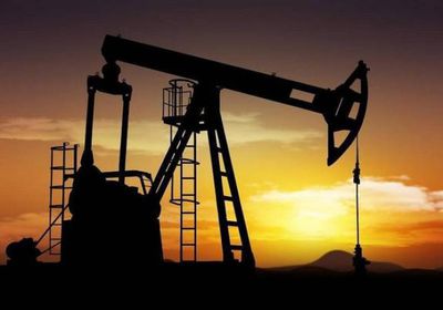 ارتفاع منصات التنقيب عن النفط بأمريكا بواقع 10