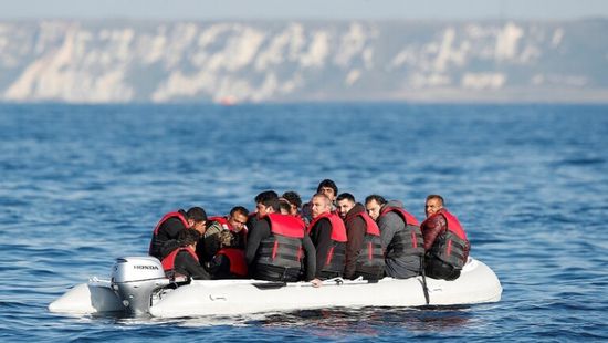  فرنسا: توقيف جزائري بعد مصرع مهاجر غرقًا في مركب