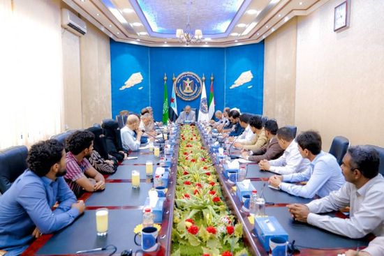 الزُبيدي يستعرض سبل تطوير القطاع السمكي