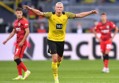  دورتموند يرسل ضربة بداية قوية بخماسية في شباك فرانكفورت