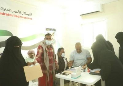 منحة مالية إماراتية لعرائس الزفاف الرابع بسقطرى