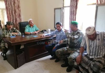 الشقي يطمئن على فحص بيانات طالبي بطاقات الهوية في أبين