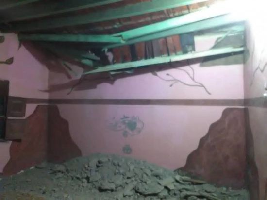 تصدع منزل جراء الأمطار في خنفر