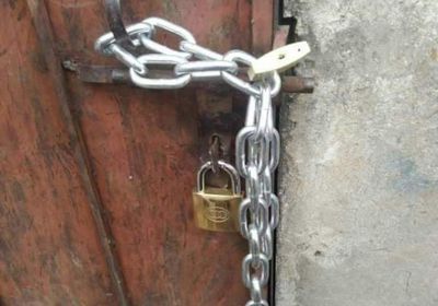 قيادي حوثي يعطل مشروع مياه في إب