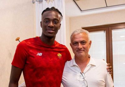 أبراهام عقب انضمامه للذئاب: جئت أساعد روما في حصد البطولات