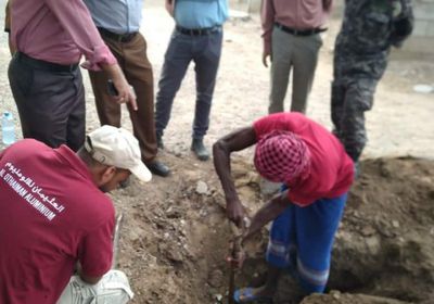 كهرباء عدن تتكفل بإعادة التيار لمدرسة بالممدراة