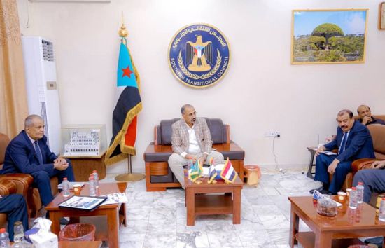 الرئيس الزُبيدي يتابع أعمال الجمعية الوطنية