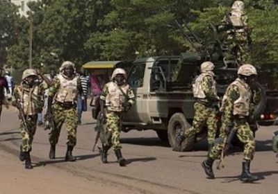 ومقتل 47.. إرهابيون يستهدفون قافلة عسكرية ببوركينافاسو