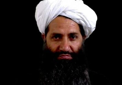 زعيم "طالبان" يأمر بإطلاق سراح "السجناء السياسيين"