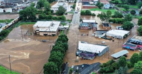 واشنطن بوست: 35 في عداد المفقودين بسبب فيضانات أمريكا