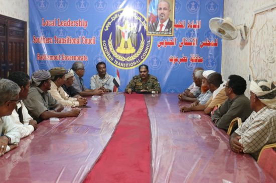 رئيس انتقالي حضرموت يطلع على احتياجات يبعث الخدمية