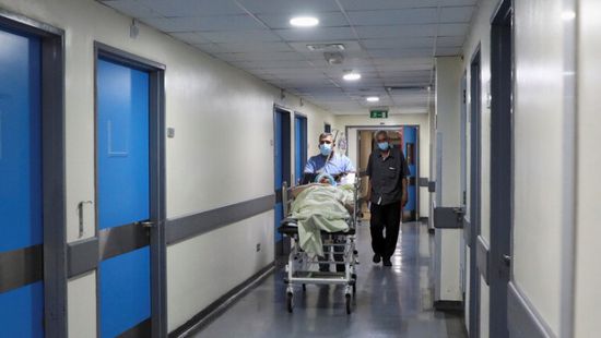 انقطاع الكهرباء عن مستشفى رفيق الحريري بلبنان لـ 3 أيام