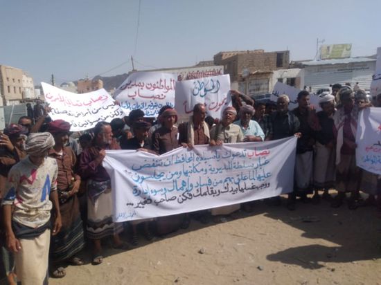 نصاب تلوح بطرد قيادات الإخوان من المديرية