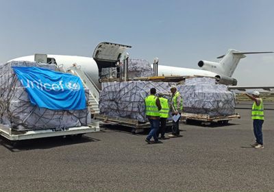 19 طن لقاحات أطفال تصل إلى مطار صنعاء