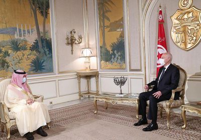 الرئيس التونسي يستقبل وزير الدولة للشؤون الأفريقية السعودي