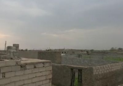 شاهد.. مدفعية الحوثي تدك منازل حي منظر